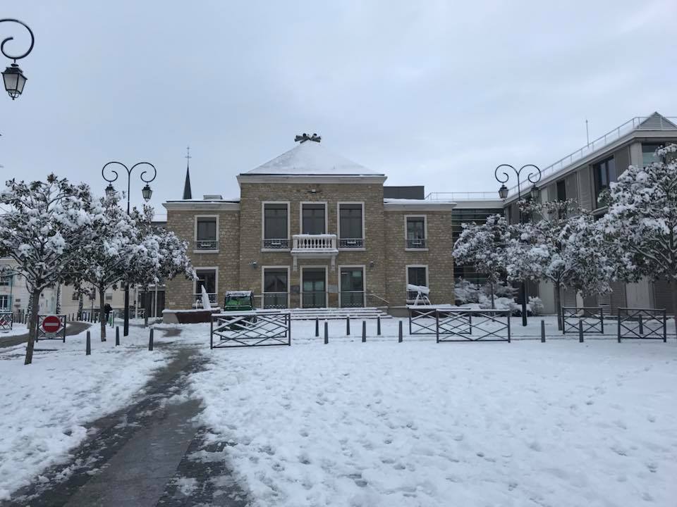 Mairie Les Mureaux sous neige